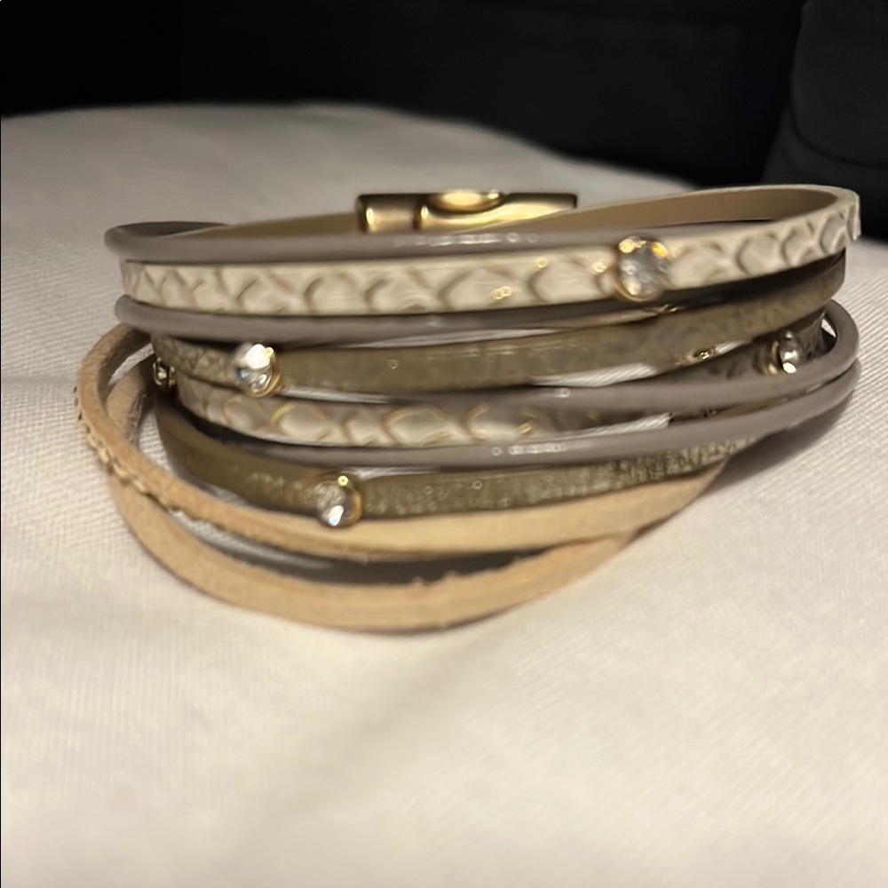 Elegant Multi-Tone Leather Bracelet